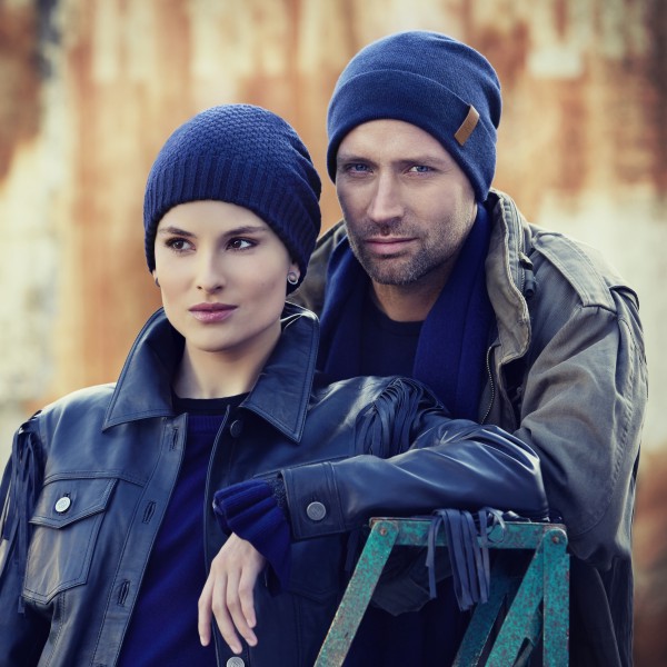 Artículo gorro de punto color azul modelo MILLE